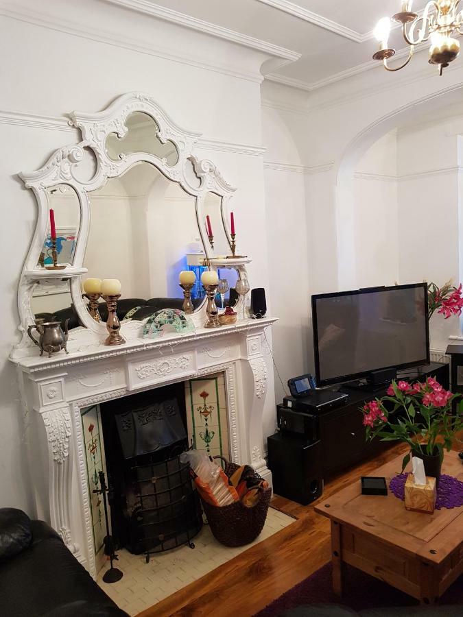 Beautiful Room In Victorian Family Home Ilford Dış mekan fotoğraf