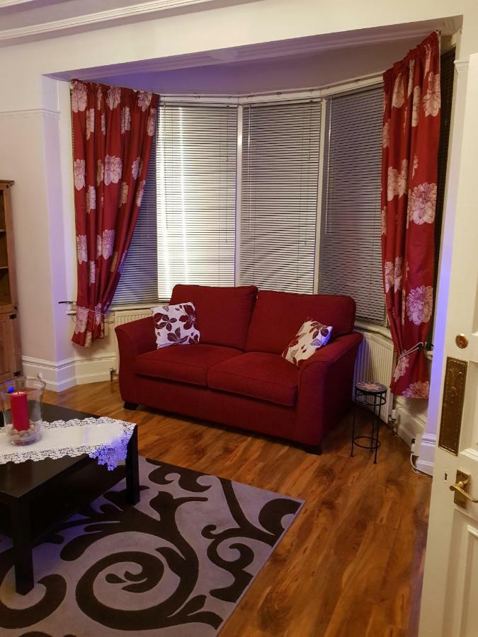 Beautiful Room In Victorian Family Home Ilford Dış mekan fotoğraf