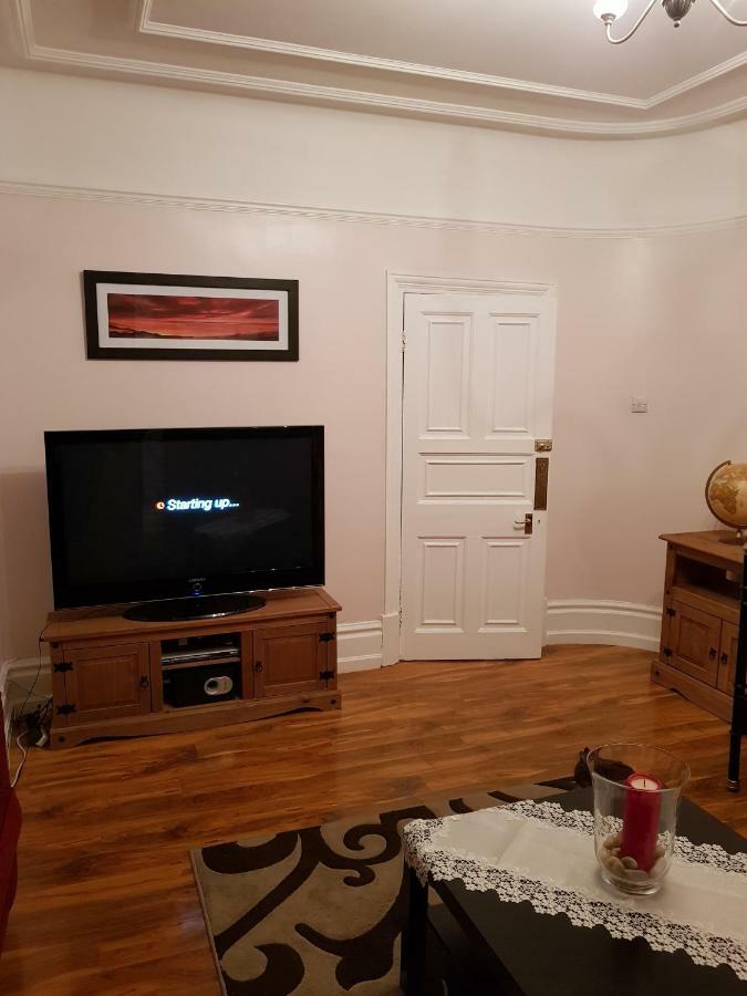 Beautiful Room In Victorian Family Home Ilford Dış mekan fotoğraf