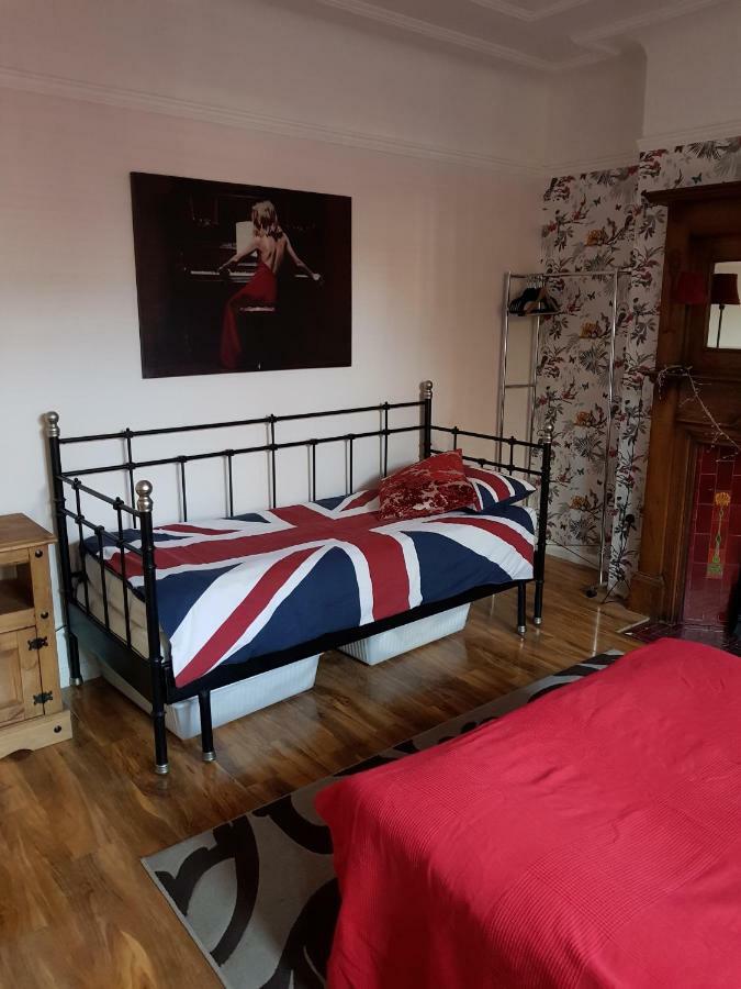 Beautiful Room In Victorian Family Home Ilford Dış mekan fotoğraf